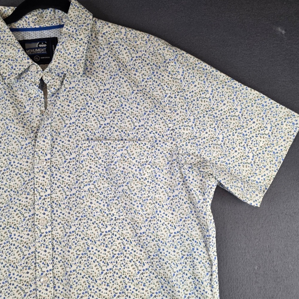 Monument Button Down Shirt Mens XL White Blue Floral Short Sleeve Cotton Casual